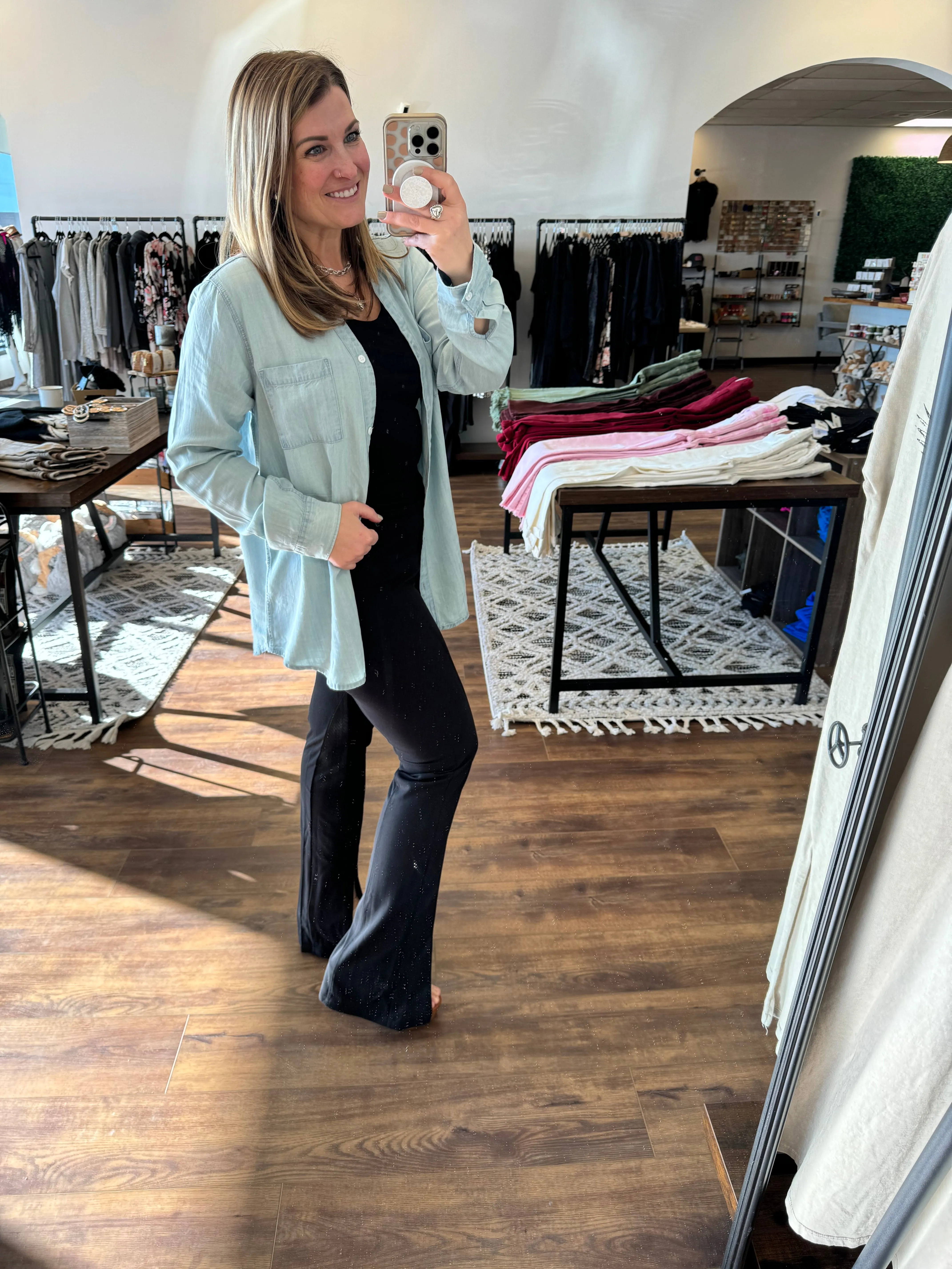 Annie - Slit Hem and Pintuck Flare Stretch Pants