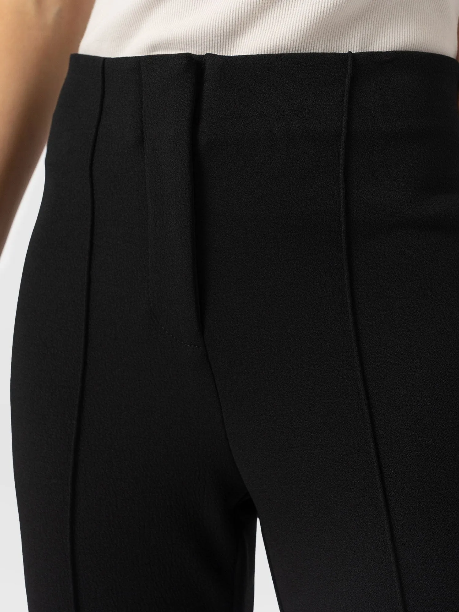 Freya Flared Pant - Black
